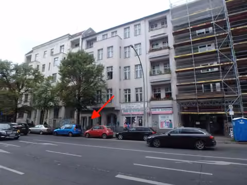 Zwangsversteigerung Büro in Berlin, Charlottenburg – Straßenansicht des 5-geschossigen Wohn- und Geschäftshauses in der Leibnizstraße 70.
