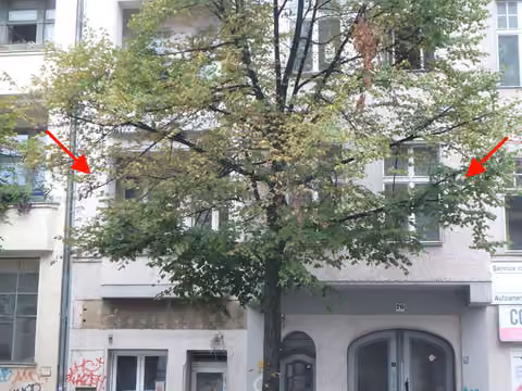 Zwangsversteigerung Eigentumswohnung in Berlin, Charlottenburg – Hofansicht des Seitenflügels.