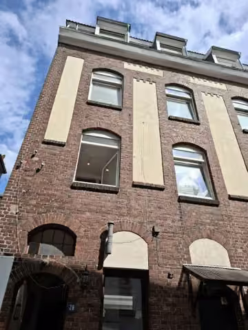Zwangsversteigerung Eigentumswohnung in Wuppertal, Barmen – Zusätzliche Ansicht des Hinterhauses im Hofbereich.
