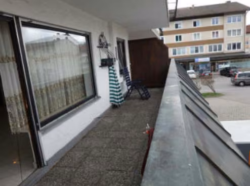 Zwangsversteigerung Eigentumswohnung in Sonthofen – Südbalkon der Wohnung mit gut nutzbarer Tiefe.