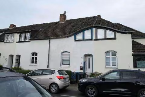 Zwangsversteigerung Einfamilienhaus in Herne, Wanne-Eickel – Vorderansicht des denkmalgeschützten Einfamilienhauses Koloniestraße 6.