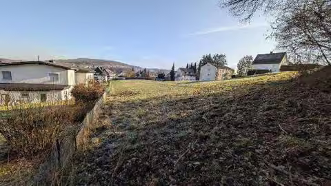 Zwangsversteigerung Grundstück in Ehringshausen – Außenansicht von Flurstück 61 in Richtung Nordosten.