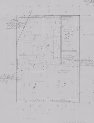 Zwangsversteigerung Zweifamilienhaus in Erftstadt, Liblar – Grundriss des Obergeschosses mit Balkon.