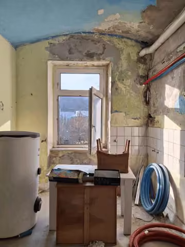 Zwangsversteigerung Mehrfamilienhaus in Wuppertal, Elberfeld – Gesperrte Elektroanschlüsse im Gebäude.