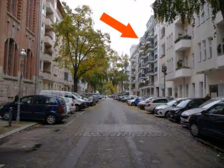 Zwangsversteigerung Eigentumswohnung in Berlin, Charlottenburg – Straßenfront Sybelstraße 50 mit Lage des Bewertungsobjekts im Dachgeschoss.