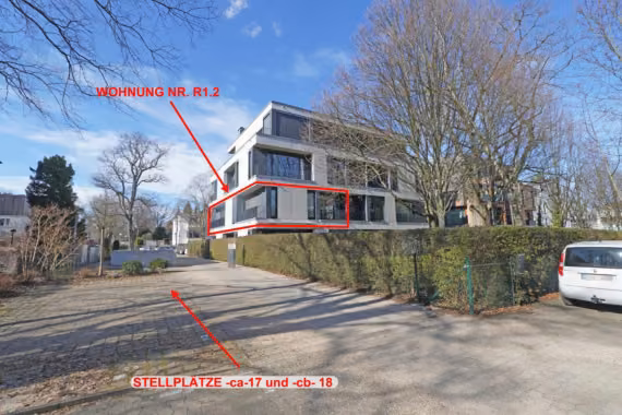 Zwangsversteigerung Eigentumswohnung in Berlin, Westend – Hof- und Südostansicht der Liegenschaft mit Kennzeichnung der Wohnung und Stellplätze.