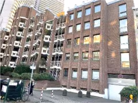 Zwangsversteigerung Stellplatz/Garage in Köln, Sülz – Wohn- und Bürogebäude Universitätsstraße 5, 7 mit Zufahrt zur Tiefgarage.