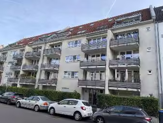 Zwangsversteigerung Eigentumswohnung in Köln, Bayenthal – Straßenansicht Bernhardstraße 115 mit Lage der Wohnung im Erdgeschoss