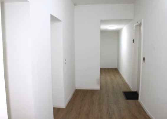 Zwangsversteigerung Eigentumswohnung in Essen, Ostviertel – Flurbereich im 1. Obergeschoss des Vorderhauses.