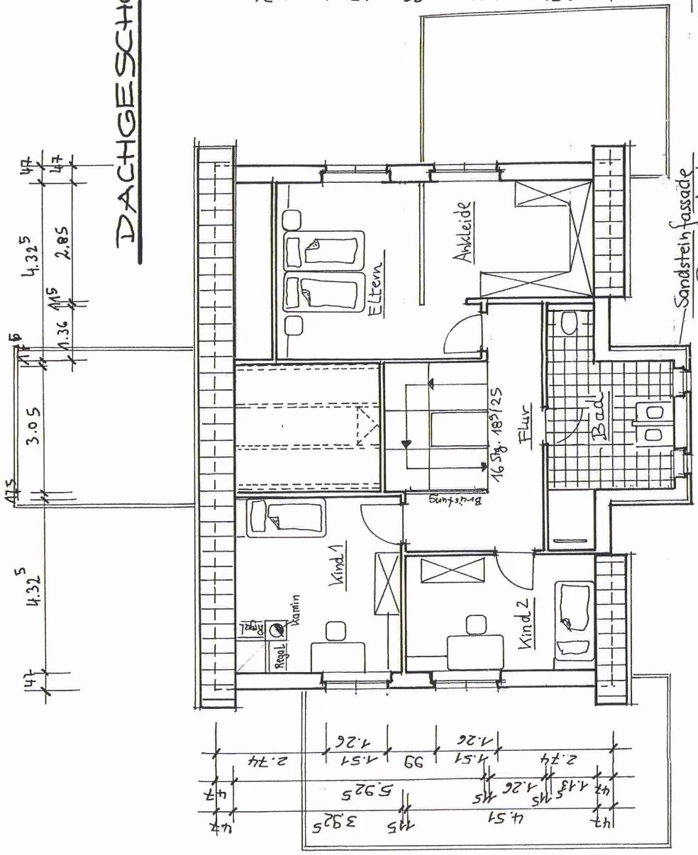 Zwangsversteigerung Einfamilienhaus in Ochtrup – Grundriss Dachgeschoss mit Schlafzimmern, Ankleide und Badezimmer.