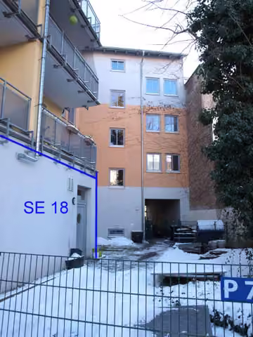 Zwangsversteigerung Zweifamilienhaus in Radebeul, Kötzschenbroda – Straßenseitige Ansicht des Wohnhauses aus Richtung Südost.