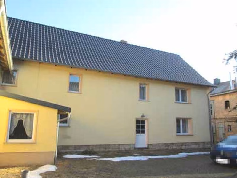 Zwangsversteigerung Landwirtschaft in Goseck, Markröhlitz – Hofansicht von Wohngebäude Nr. 1