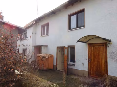 Zwangsversteigerung Einfamilienhaus in Teuchern, Nessa – Rückwärtige Hofansicht des Wohnhauses aus nordöstlicher Richtung.