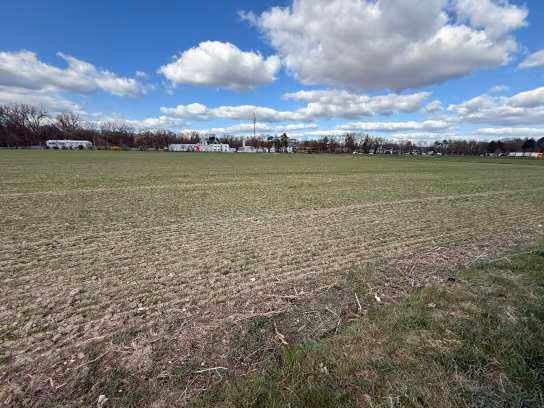 Zwangsversteigerung Landwirtschaft in Neuburg an der Donau – Ansicht des Flurstücks 4500 mit Blick Richtung Nordosten.