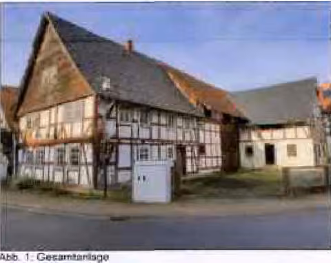 Zwangsversteigerung Einfamilienhaus in Bad Sooden-Allendorf, Orferode – Gesamtanlage Hauptstraße 10 mit Wohnhaus und angebauter Scheune.