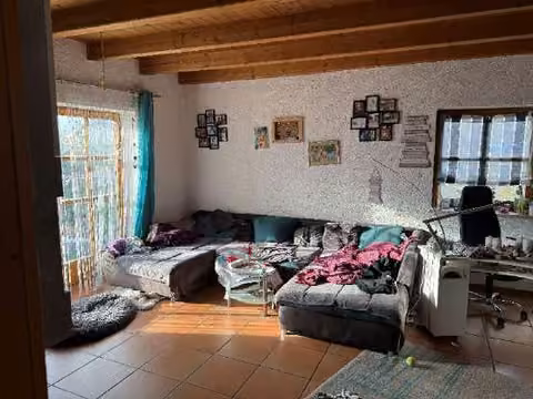 Zwangsversteigerung Einfamilienhaus in Barbing, Sarching – Wohnbereich im Erdgeschoss von Haus 12a.