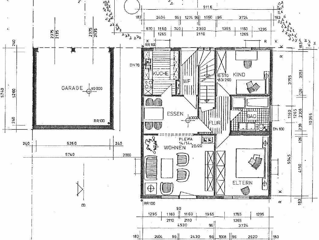 Zwangsversteigerung Einfamilienhaus in Langenzenn – Grundrissplan des Erdgeschosses mit Garagenanbau.