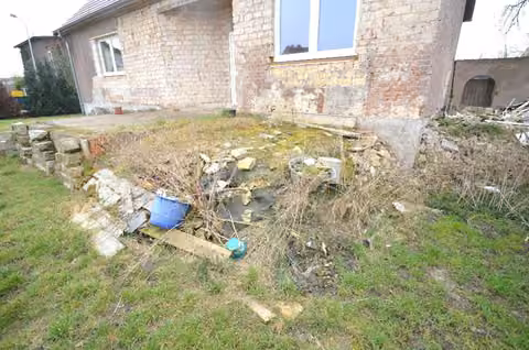 Zwangsversteigerung Einfamilienhaus in Dreetz – Nebengebäude in Fachwerkbauweise auf dem Grundstück.