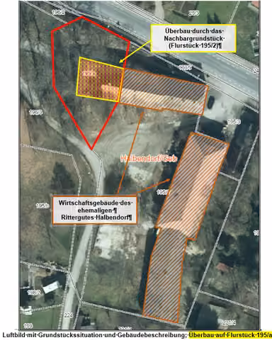 Zwangsversteigerung in Schirgiswalde-Kirschau, Halbendorf/Gebirge – Luftbild mit Grundstückssituation, Überbau und Flurstücksgrenzen.