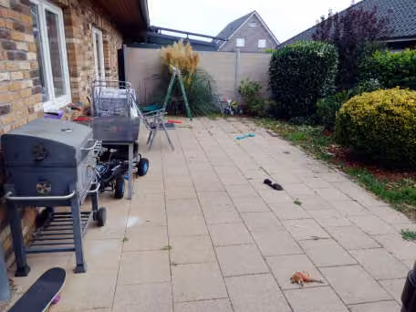 Zwangsversteigerung Eigentumswohnung in Geesthacht – Rückwärtiger Gartenbereich der Doppelhaushälfte.