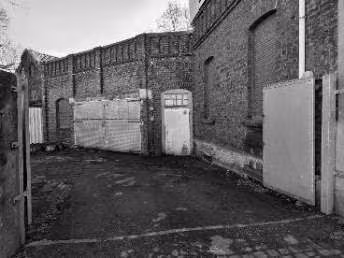 Zwangsversteigerung Wohn-/Geschäftshaus in Essen, Katernberg – Hofeinfahrtsbereich und ehemalige Kegelbahn.