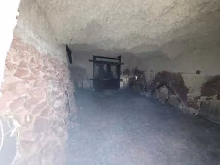 Zwangsversteigerung in Reichenbach im Vogtland – Ehemaliger Gewerbeeingangsbereich der Salzgrotte im Erdgeschoss.