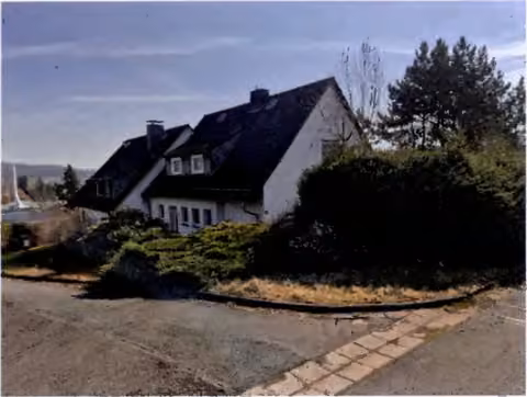 Zwangsversteigerung Einfamilienhaus in Dautphetal, Wolfgruben – Wohngebäude straßenseitig