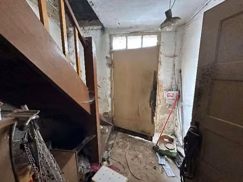 Zwangsversteigerung Einfamilienhaus in Jerichow, Kleinwulkow – Straßenansicht des zweigeschossigen Wohnhauses von Am Dorfanger.