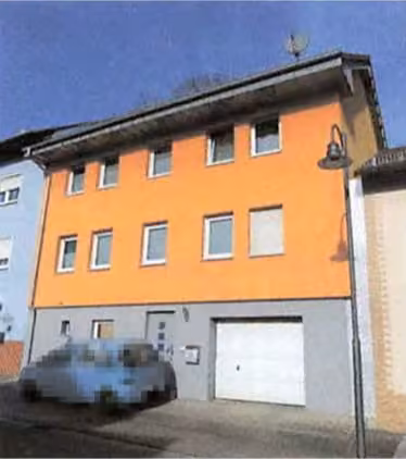 Zwangsversteigerung Einfamilienhaus in Lobbach, Waldwimmersbach – Vorderansicht des Einfamilienhauses von Südosten an der Hauptstraße.