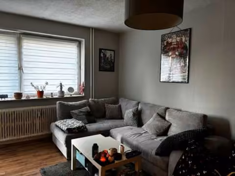 Zwangsversteigerung Eigentumswohnung in Dortmund, Eving – Wohnzimmer der Eigentumswohnung.