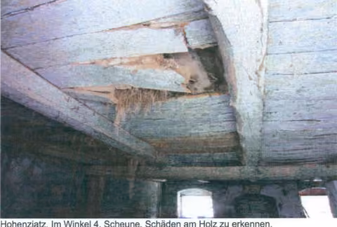 Zwangsversteigerung in Möckern, Hohenziatz – Schäden am Holztragwerk und der Decke im Scheunenteil.