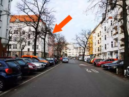 Zwangsversteigerung Eigentumswohnung in Berlin, Wilmersdorf – Straßenansicht des Wohngebäudekomplexes Hildegardstraße 18, 18A über die Straße.
