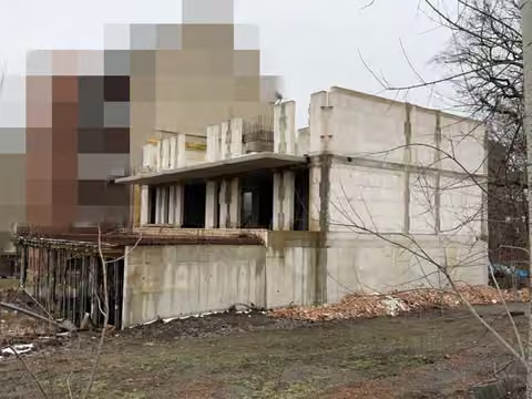 Zwangsversteigerung in Chemnitz – Blick aus nordöstlicher Richtung auf den Rohbaukörper