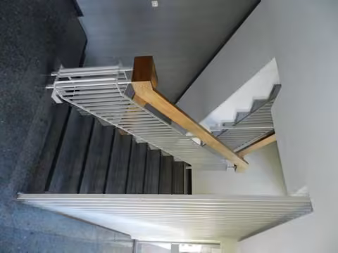 Zwangsversteigerung Eigentumswohnung in München, Laim – Hauseingangsbereich des Gebäudes Landsberger Straße 317.