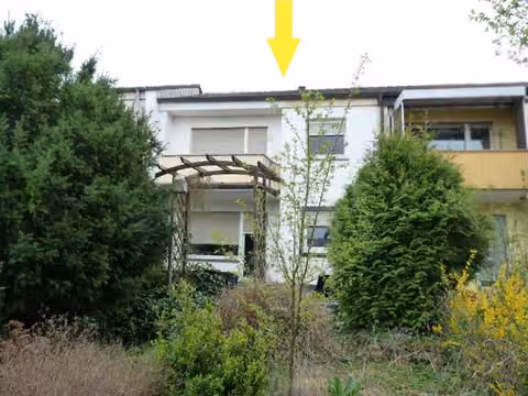 Zwangsversteigerung Einfamilienhaus in Fulda, Ziehers-Nord – Gartenseite und Nordwestfassade des Bewertungsobjekts.