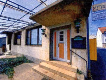 Zwangsversteigerung Gewerbe in Ahorn, Berolzheim – Überdachte Terrasse an der Südseite des Gebäudes
