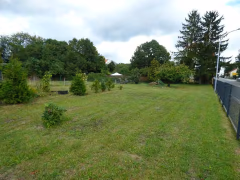 Zwangsversteigerung Zweifamilienhaus in Schipkau, Annahütte – Blick in den Gartenbereich des Grundstücks