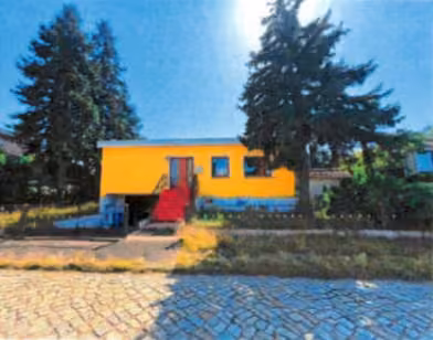 Zwangsversteigerung Einfamilienhaus in Biederitz, Heyrothsberge – Nordansicht des Wohnhauses von der Straßenseite aus.