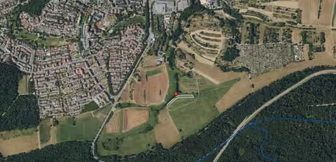 Zwangsversteigerung Landwirtschaft in Böblingen, Marktbrunnen – Orthofoto und Flurstücksumring aus dem Geoinformationssystem des Landkreises Böblingen.