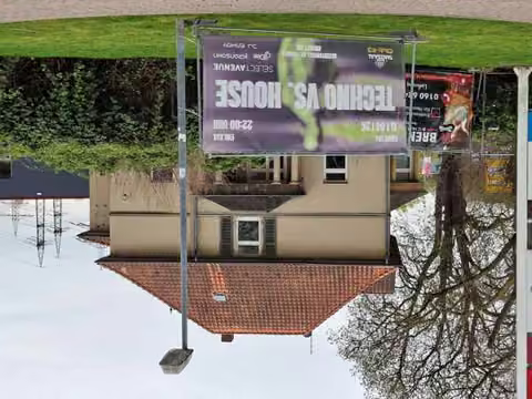 Zwangsversteigerung Einfamilienhaus in Hameln, Afferde – Nord-Ost-Ansicht straßenseitig zur Bundesstraße 1.