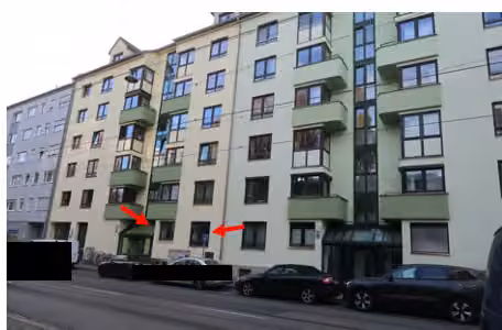 Zwangsversteigerung Eigentumswohnung in München, Haidhausen – Straßenansicht der Wohnanlage Innere Wiener Straße 14 mit Kennzeichnung der Einheit.