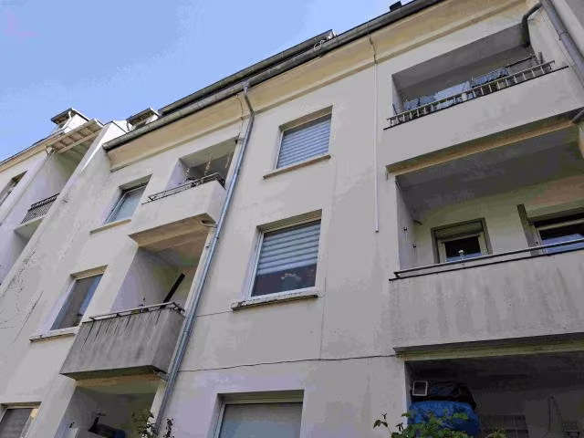 Zwangsversteigerung Eigentumswohnung in Wuppertal, Barmen – Detailansicht des Hauseingangs zur Hausnummer 35.