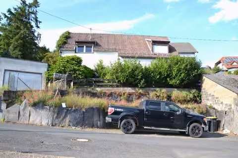 Zwangsversteigerung Einfamilienhaus in Ettringen – Flurkartenausschnitt mit Darstellung des Hinterliegerflurstücks 727.