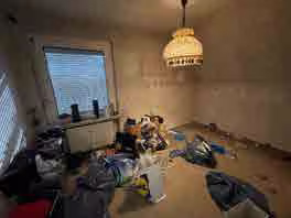 Zwangsversteigerung Eigentumswohnung in Gevelsberg – Badezimmer der Wohnung im überalterten Zustand.