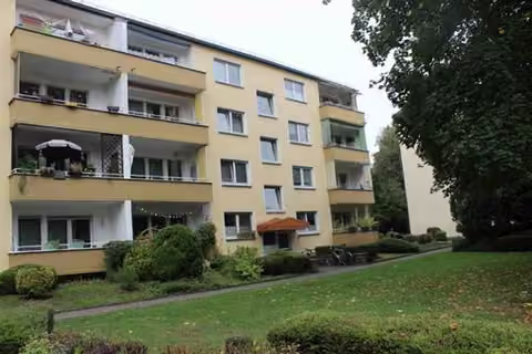 Zwangsversteigerung Einfamilienhaus in Bonn, Duisdorf – Außenansicht des Mehrfamilienhauses Gottfried-Kinkel-Straße 23.