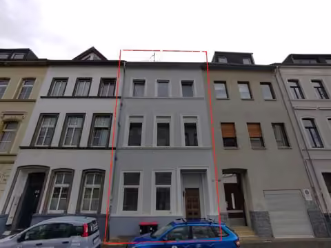 Zwangsversteigerung Mehrfamilienhaus in Krefeld, Stadtmitte – Straßenseitige Fassadenansicht des Mehrfamilienhauses Lindenstraße 66 in Krefeld.