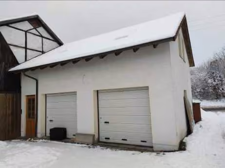 Zwangsversteigerung in Bad Kissingen, Kleinbrach – Doppelgarage mit Sektionaltoren von Südosten