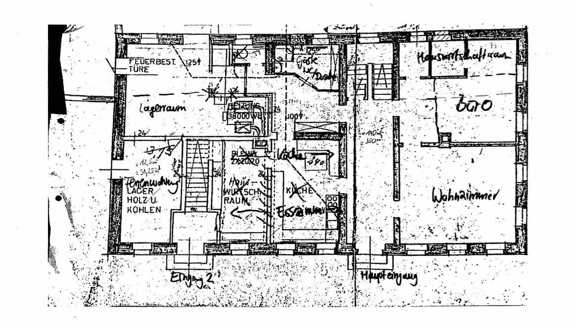 Zwangsversteigerung Zweifamilienhaus in Gräfenberg, Thuisbrunn – Grundrissskizze des Erdgeschosses mit Raumaufteilung.
