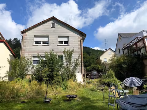 Zwangsversteigerung Einfamilienhaus in Wald-Michelbach, Affolterbach – Bebautes Vorderliegergrundstück mit Zufahrt