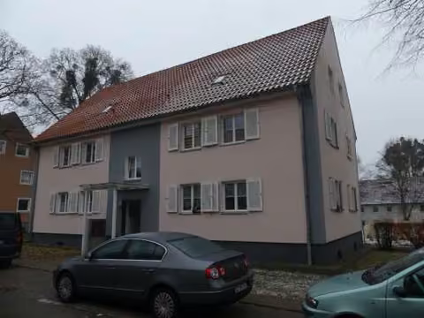 Zwangsversteigerung Eigentumswohnung in Salzgitter, Bad – Gebäudeansicht von der Helenenstraße mit Markierung der Wohnungseinheit im Obergeschoss